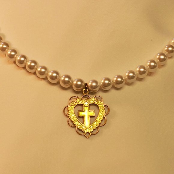 Faux Pearl Choker - Picture 2 of 4